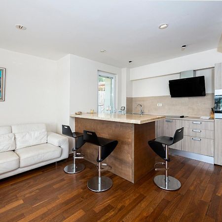 New Five Star Superior Apartment Затон Экстерьер фото