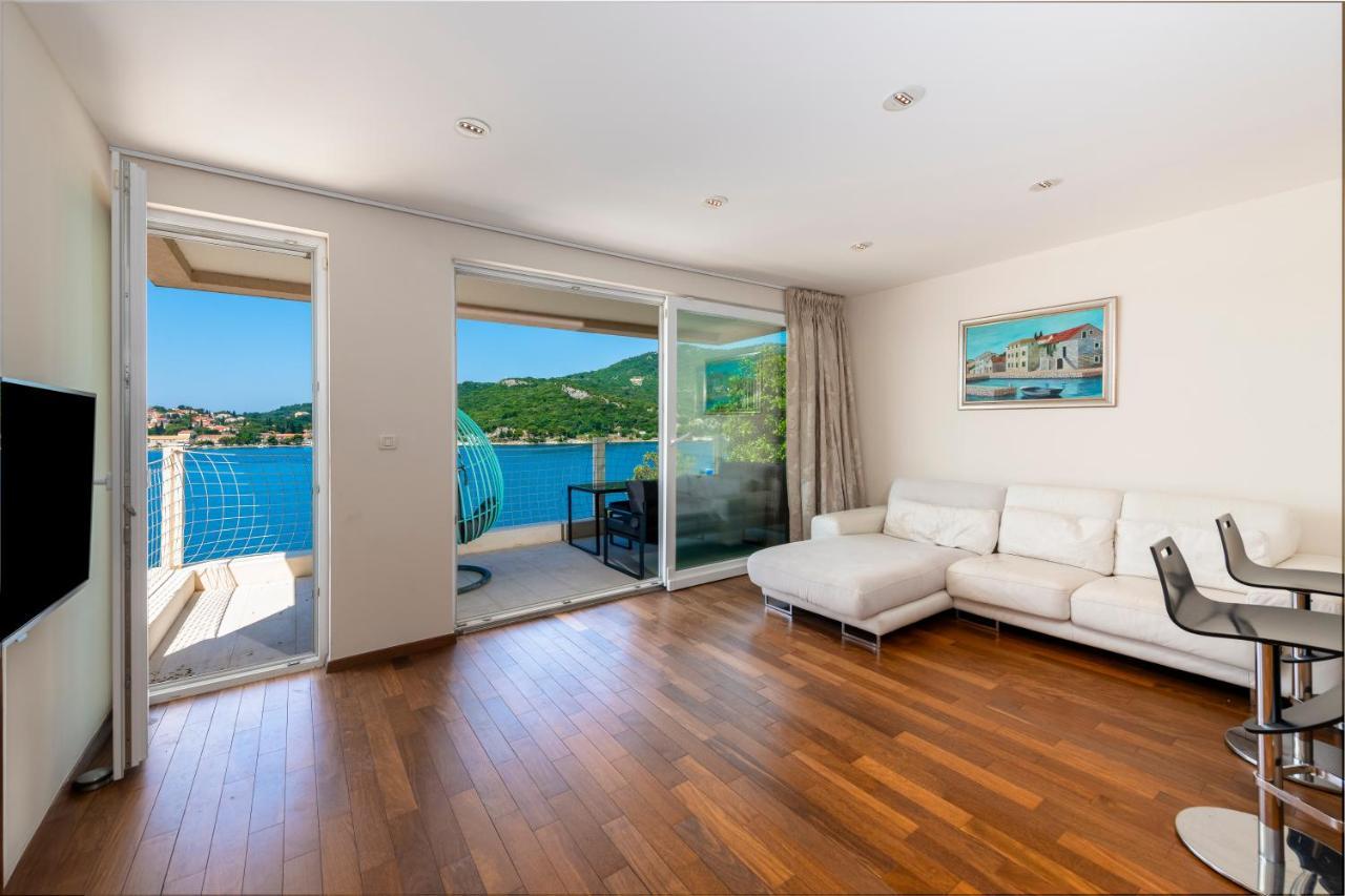New Five Star Superior Apartment Затон Экстерьер фото