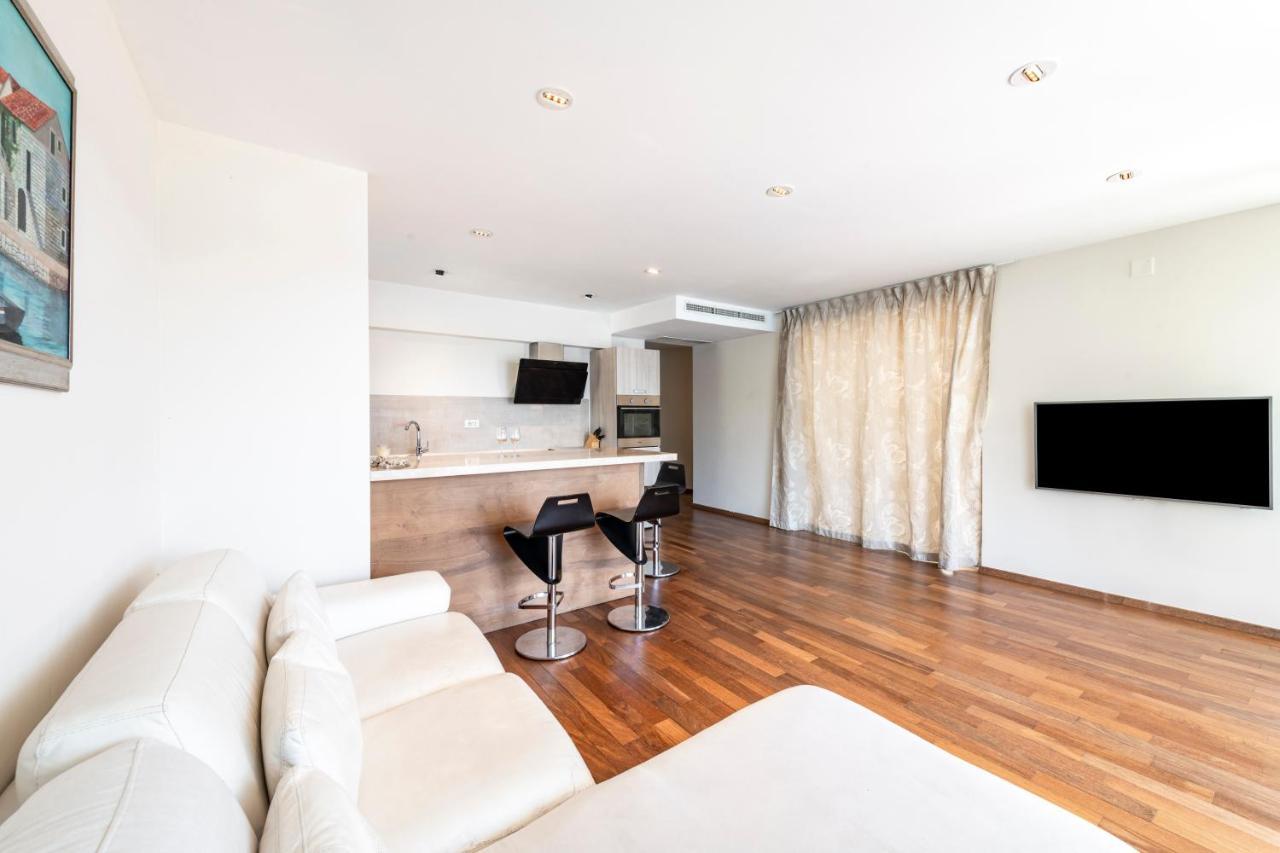 New Five Star Superior Apartment Затон Экстерьер фото